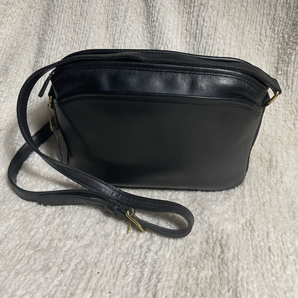 Vintage Coach 9976 Black Leather Crossbody Bag  adjustable strap Brass hardwares - Picture 3 of 14